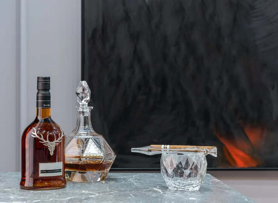 Top-Quality Whiskey Decanters for Sale - Booze & Barrels